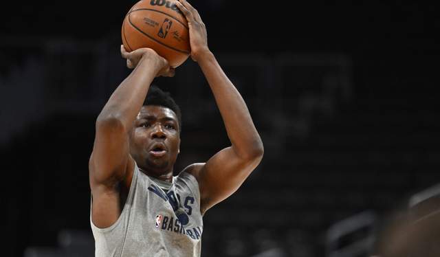 万博体育官方网站-一步错步步错，才27岁就被NBA淘汰，当初真不该离开湖人