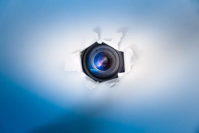 万博体育官网-疑局长和女下属存“不正当关系”，跟踪偷拍以检举，科长等三人涉侵犯个人信息罪被逮捕起诉